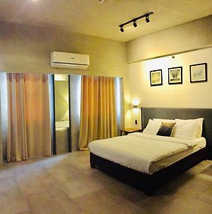 Huge 2Bedroom Staycation 4Pax Allowable 8Pax Suite Manila Exterior photo