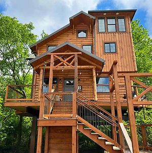 Skyview Treehouse B By Amish Country Lodging Villa Millersburg Exterior photo