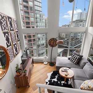 Rare Find Loft With Full Kitchen At Heart Of Downtown Apartment Vancouver Exterior photo