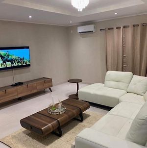 Executive 3 Bedrooms Fully Furnished Apartment Close To Amenities Lusaka Exterior photo