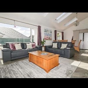 Luxury Bungalow With Hot Tub In Newquay  Exterior photo