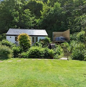 Little Pandy Cottage Mold Exterior photo