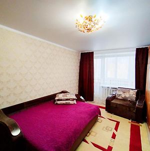 Dwuhcomnatnaya Comandirovannym Gostyam, Semeinym Siticentr Univermag Apartment Uralsk Exterior photo