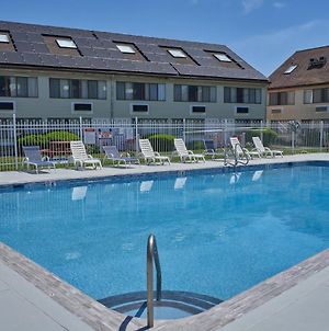 The Admiralty Inn & Suites Falmouth Exterior photo
