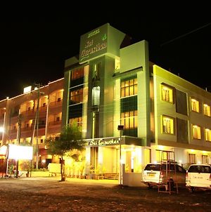 Hotel Sai Gurusthan Shirdi Exterior photo