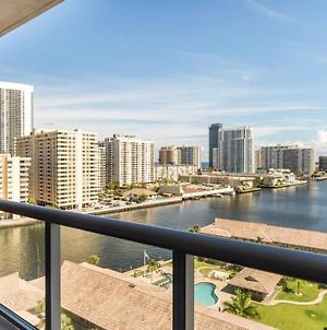 Beautiful Luxury Resort Water View Just Steps From The Beach Hallandale Beach Exterior photo