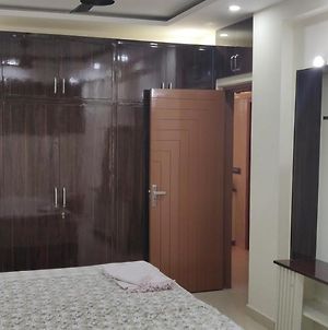 1 Bedroom Luxury Room In Condo Surajpur  Exterior photo