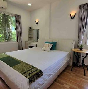 Relaxing 2-Bedroom Serviced Apartment With Patio Siem Reap Exterior photo