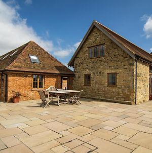Parkfields Barns Self Catering Accommodation Buckingham Exterior photo