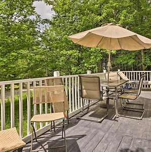 Convenient Tobyhanna Home With Deck And Grill! Exterior photo
