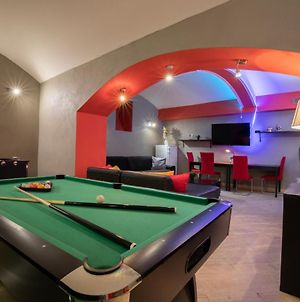Party Underground With Pooltable Apartment Prague Exterior photo