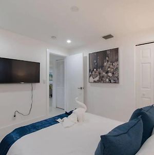 Renovated 2 Bd With Private Hot Tub 6 Min To Hardrock Casino Villa Fort Lauderdale Exterior photo