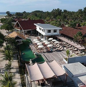 Frii Resort Gili Trawangan Exterior photo