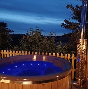 Norwell View Farm Glamping With Hot Tubs Hotel Bath Exterior photo