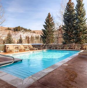 Upscale Ski In, Ski Out 1 Bedroom Mountain Vacation Rental With Access To Outdoor Heated Pool, Hot Tubs, And Private Ski Lockers Avon Exterior photo