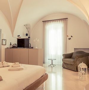 Domus San Giovanni Bed & Breakfast Locorotondo Exterior photo