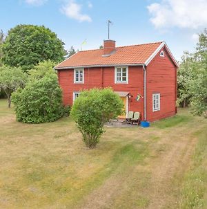 Cozy Cottage With Proximity To Lake With Jetty Vimmerby Exterior photo