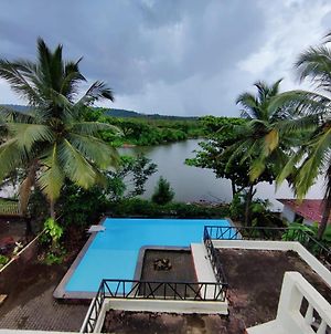 Luxury 3-Bhk Villa With Infinity Pool Old Goa Exterior photo