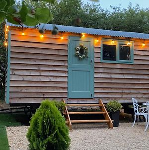 Eakley Manor Farm Glamping Luxury Shepherds Hut Apartment Newport Pagnell Exterior photo