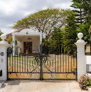 Estupenda Villa Valle De Luna Managua Exterior photo