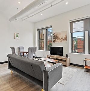 Chic Modern 2Br Apartment In Carson By Stay Gia Pittsburgh Exterior photo