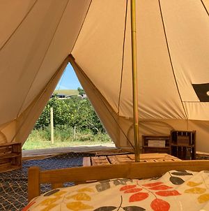 Roaches Retreat Eco Glampsite - Wallaby Way Bell Tent Leek Exterior photo