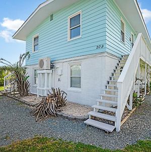 The Hideaway By Oak Island Accommodations Exterior photo