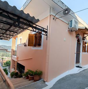 Traditional Village House Agios Matthaios  Exterior photo