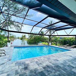 Bright Diamond Front Canal Heated Saltwater Pool Paradise Modern Interior Design Villa Cape Coral Exterior photo
