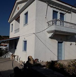 Σπιτι Στην Θαλασσα Chios- Lilikas / Villa Maroula Exterior photo