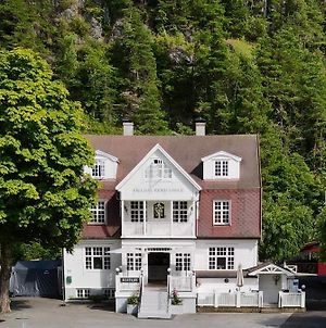 Valldal Fjord Lodge Exterior photo