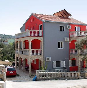 Apartments With A Parking Space Vinisce, Trogir - 4886 Exterior photo