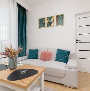 Warsaw Praga Apartment With Parking By Renters Exterior photo