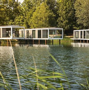 Beautiful Holiday Home Above The Water, In A Holiday Park In Limburg Maasbree Exterior photo