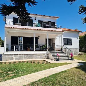 Moro'S Friends House - Cascais Bed & Breakfast Exterior photo