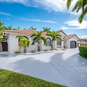 Cheerful 3 Bedrooms Residential Home With Parking. Tamiami Exterior photo