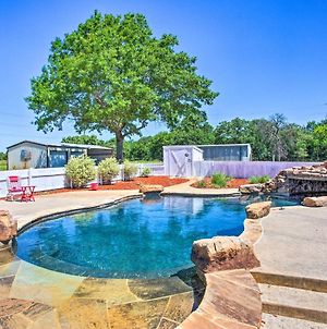 Modern Ranch Home With Large Yard, Hot Tub, And Spa! New Hope Exterior photo