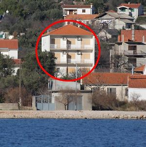 Apartments With A Parking Space Vinisce, Trogir - 1165 Exterior photo