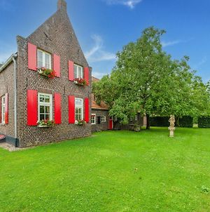 Charming Farmhouse In Well With Garden Villa Exterior photo