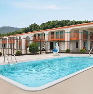 Howard Johnson By Wyndham Chattanooga Lookout Mountain Hotel Exterior photo