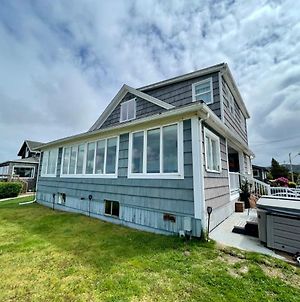 Seaside Beach Front House On The Promenade Exterior photo
