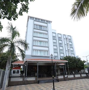 Minas Manor Hotel Tiruchirappalli Exterior photo