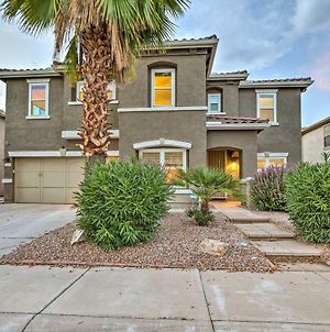 Spacious Gilbert Escape With Pool And Hot Tub! Exterior photo