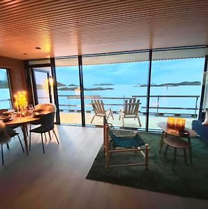 Waterfront Apartment With Panoramic Sea View Henningsvaer Exterior photo