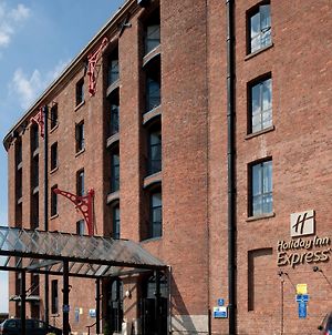 Holiday Inn Express Liverpool - Royal Albert Dock Exterior photo