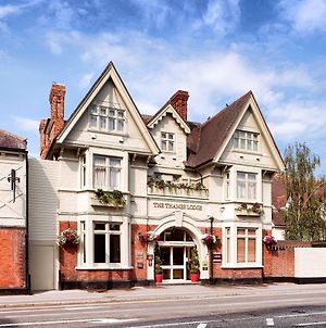 Mercure London Staines Upon Thames Hotel Exterior photo