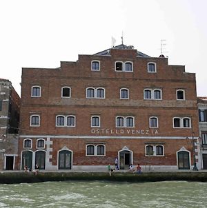 Generator Venice Exterior photo