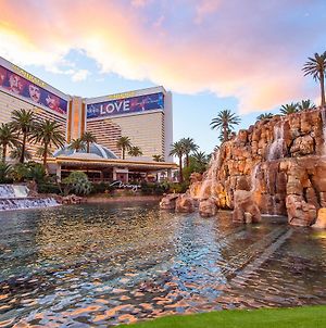 The Mirage Hotel Las Vegas Exterior photo