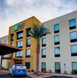 Holiday Inn Express & Suites - Phoenix North - Scottsdale, An Ihg Hotel Exterior photo