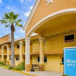 Rodeway Inn & Suites Houston Near Medical Center Exterior photo